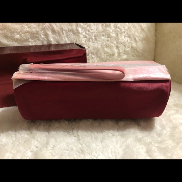 MAC Adoring Carmine Collection: 4 Face Brush Set - Picture 5 of 9